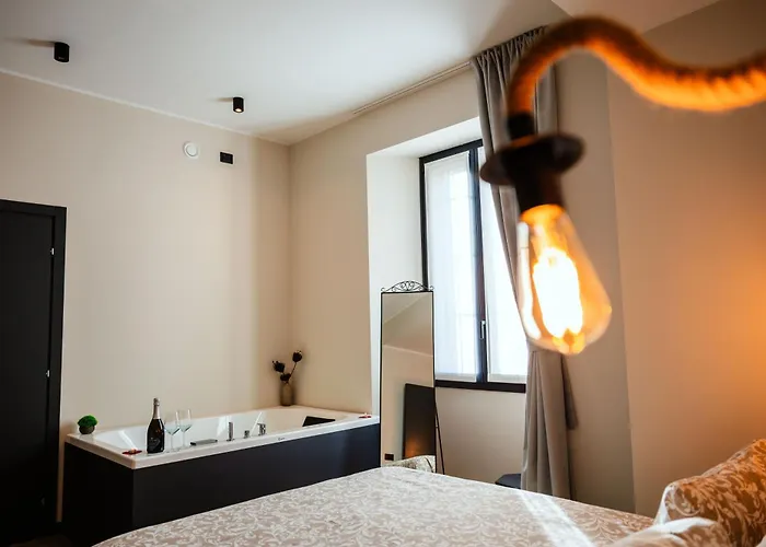 David's Suite&spa Con Parcheggio Privato شقة كومو