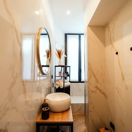 Apartment David's Suite&spa Con Parcheggio Privato Como